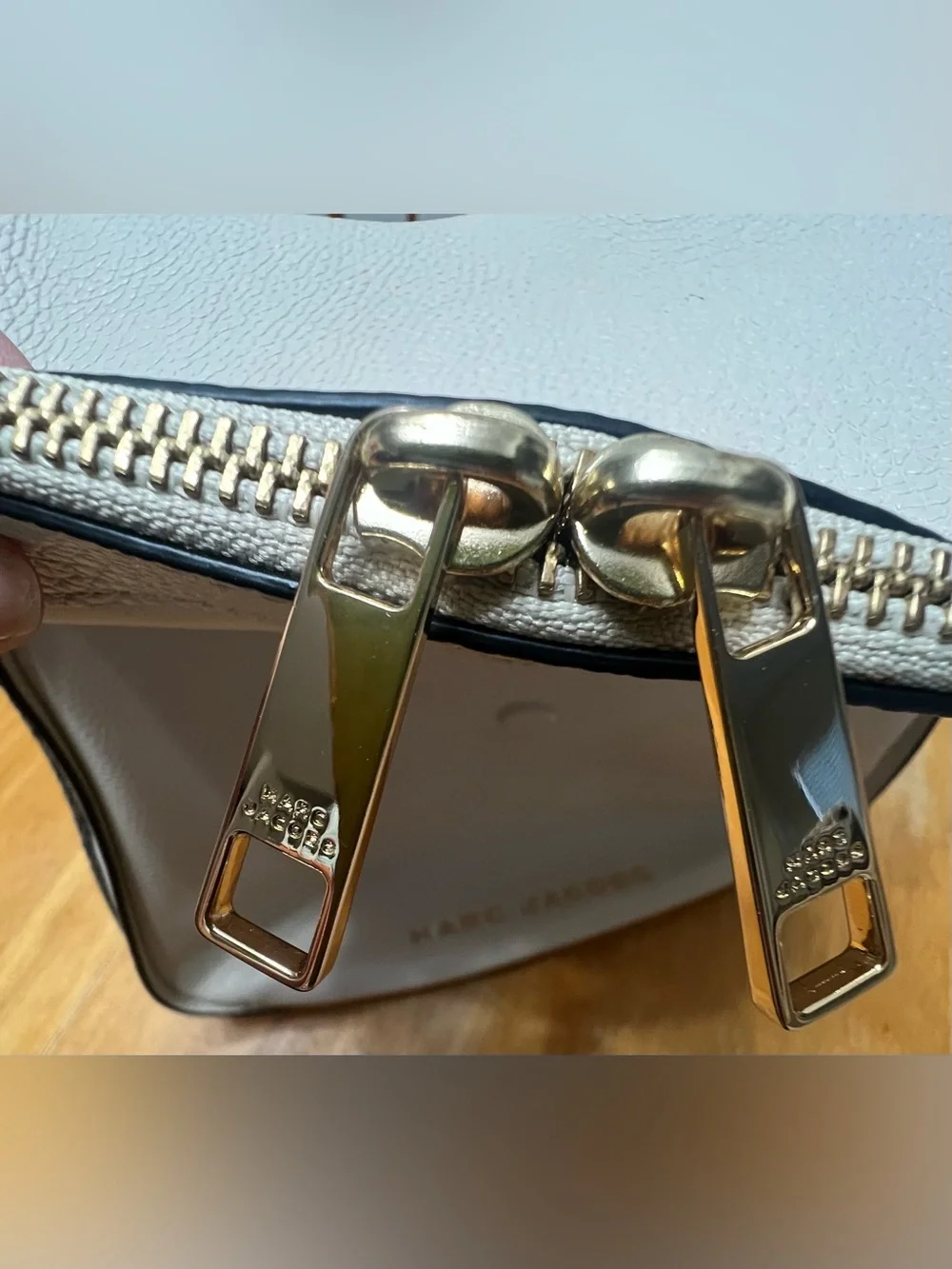 Marc Jacobs The Groove Leather Messenger Bag in Cream